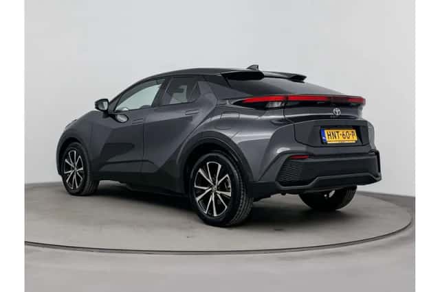Toyota C-HR (2025) thumbnail 4