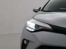 Toyota C-HR (2022) thumbnail 12