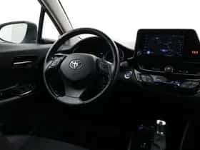 Toyota C-HR (2022) thumbnail 23