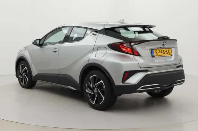 Toyota C-HR (2022) thumbnail 4