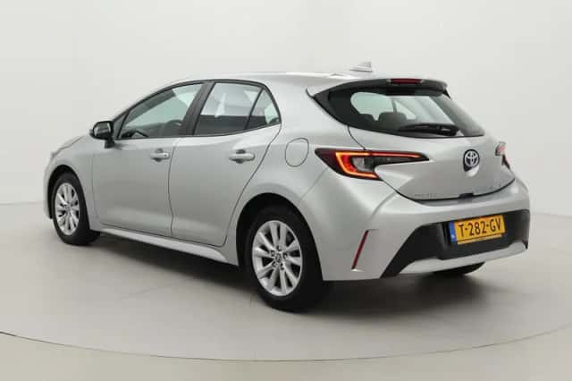 Toyota Corolla (2023) thumbnail 4