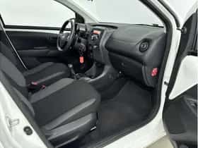 Toyota Aygo (2021) thumbnail 16