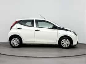 Toyota Aygo (2021) thumbnail 8