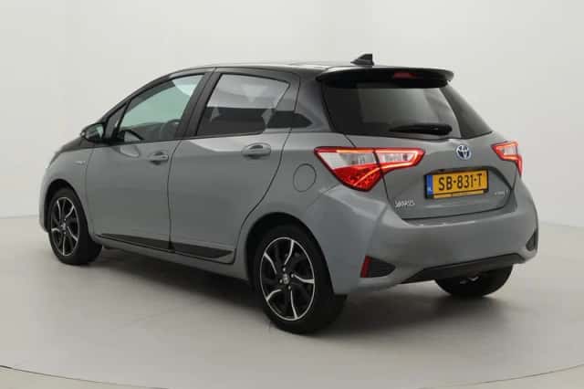 Toyota Yaris (2018) thumbnail 3