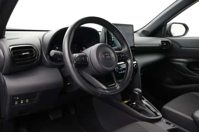 Toyota Yaris Cross (2024) thumbnail 2