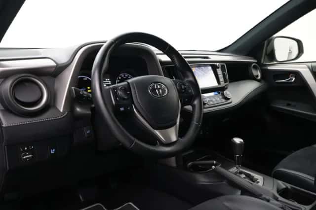 Toyota RAV4 (2018) thumbnail 2