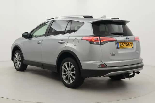 Toyota RAV4 (2018) thumbnail 4