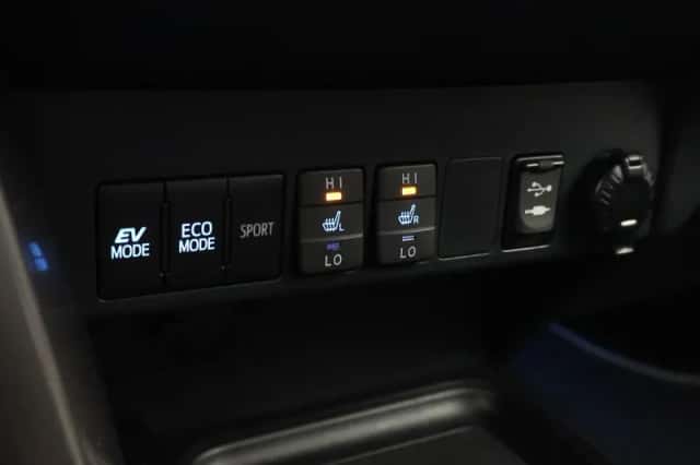 Toyota RAV4 (2018) thumbnail 6