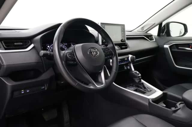 Toyota RAV4 (2020) thumbnail 2