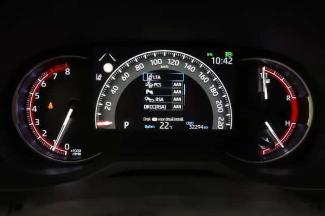 Toyota RAV4 (2020) thumbnail 3