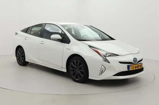 Toyota Prius (2018) thumbnail 1