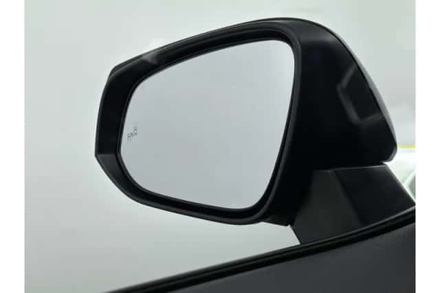 Toyota RAV4 (2022) thumbnail 6