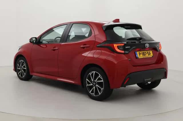 Toyota Yaris (2022) thumbnail 4