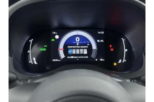 Toyota Yaris Cross (2025) thumbnail 3