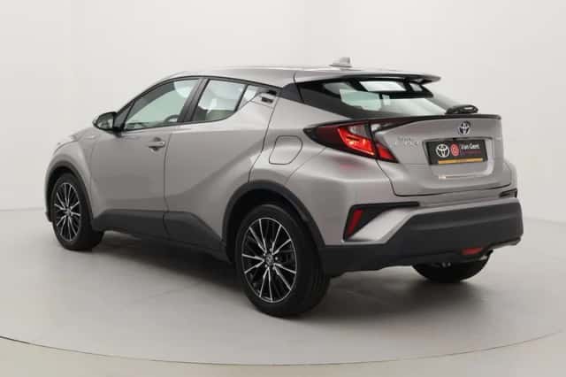 Toyota C-HR (2022) thumbnail 4