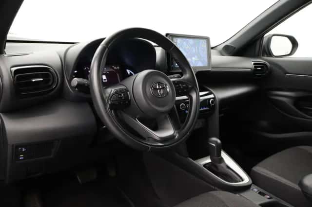 Toyota Yaris Cross (2023) thumbnail 2