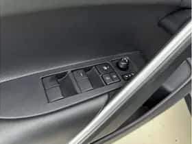 Toyota Corolla (2025) thumbnail 16