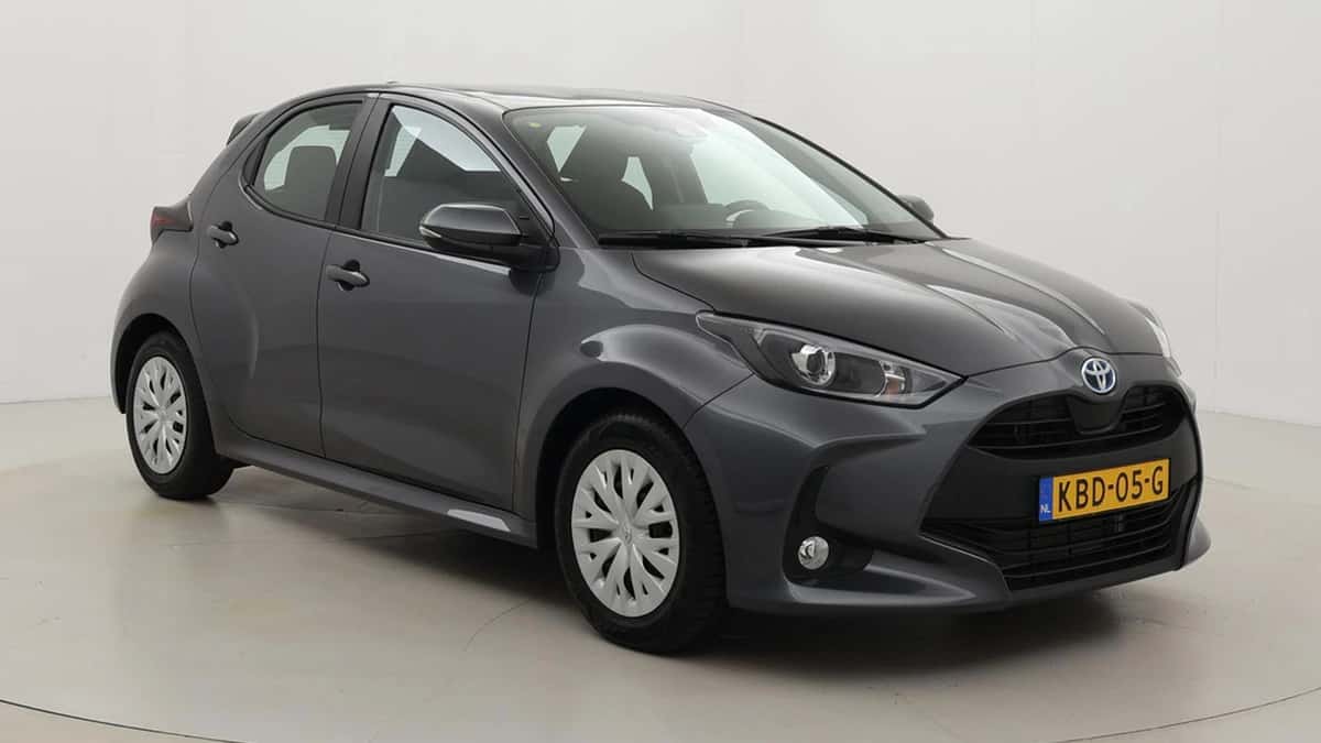 Toyota Yaris (2023) — foto 1