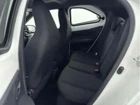 Toyota Aygo X (2025) thumbnail 25