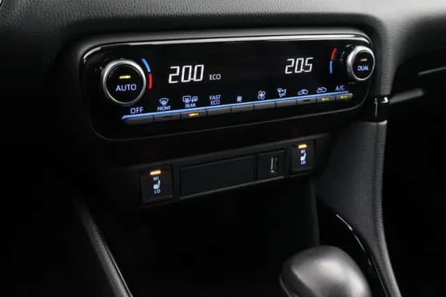 Toyota Yaris (2021) thumbnail 5