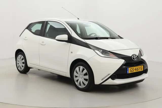 Toyota Aygo (2015) thumbnail 1