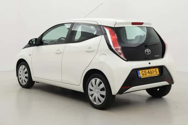 Toyota Aygo (2015) thumbnail 4