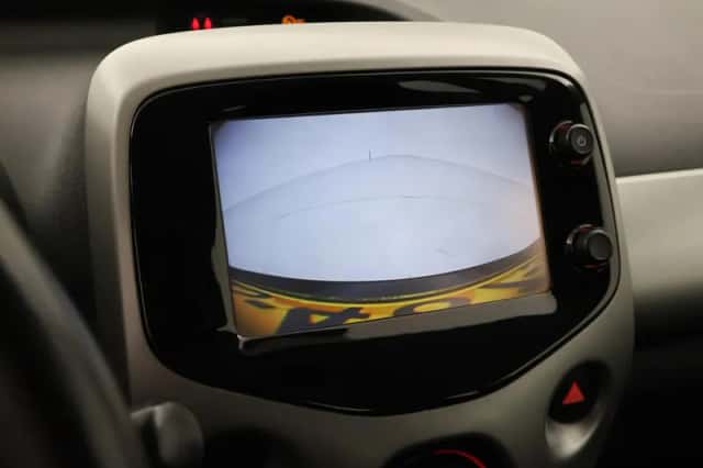 Toyota Aygo (2015) thumbnail 6