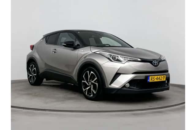 Toyota C-HR (2017) thumbnail 1