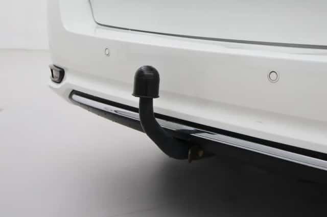 Toyota Auris (2016) thumbnail 6