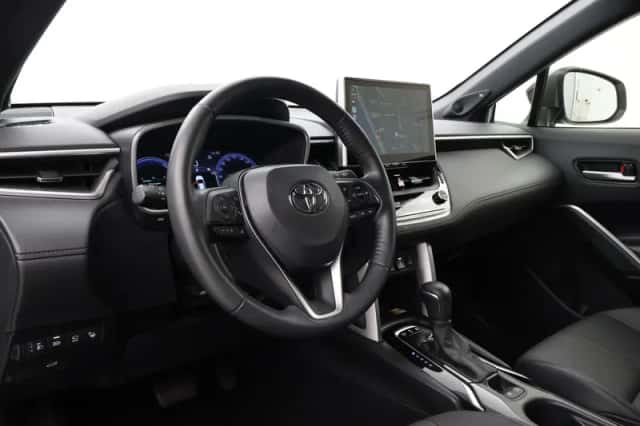 Toyota Corolla (2024) thumbnail 2