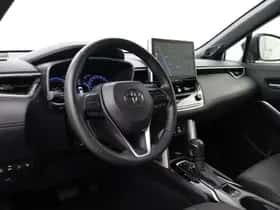 Toyota Corolla (2024) thumbnail 2