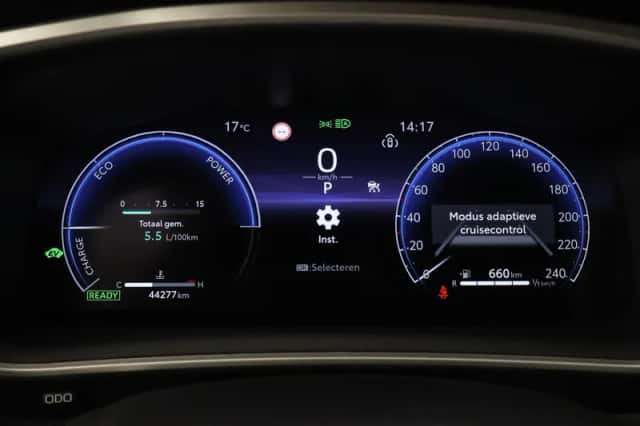 Toyota Corolla (2024) thumbnail 3