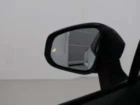 Toyota Corolla (2024) thumbnail 5