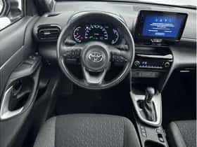 Toyota Yaris Cross (2023) thumbnail 2