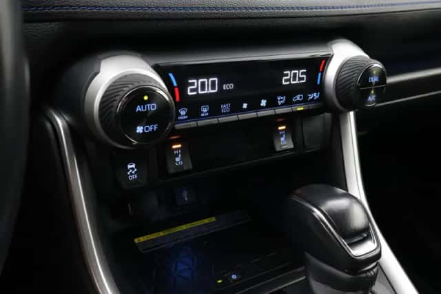 Toyota RAV4 (2021) thumbnail 5