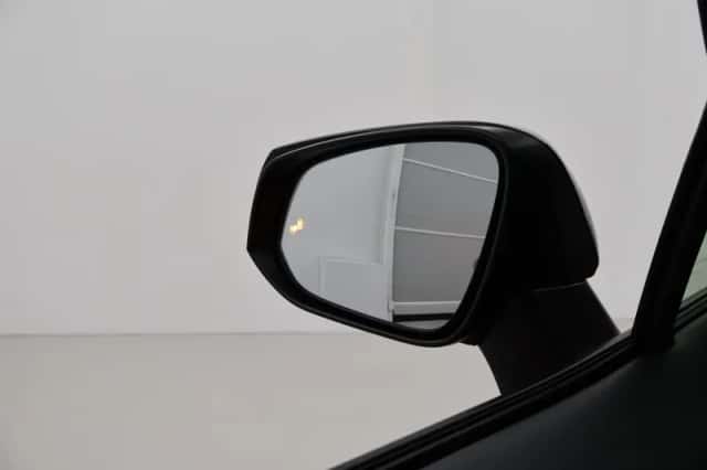 Toyota RAV4 (2022) thumbnail 5
