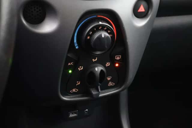 Toyota Aygo (2021) thumbnail 6