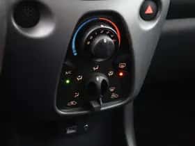 Toyota Aygo (2021) thumbnail 6