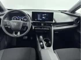 Toyota C-HR (2025) thumbnail 2