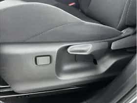 Toyota C-HR (2025) thumbnail 16