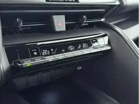 Toyota C-HR (2025) thumbnail 8