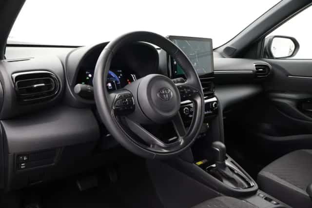 Toyota Yaris Cross (2025) thumbnail 2