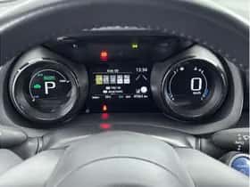 Toyota Yaris (2022) thumbnail 3