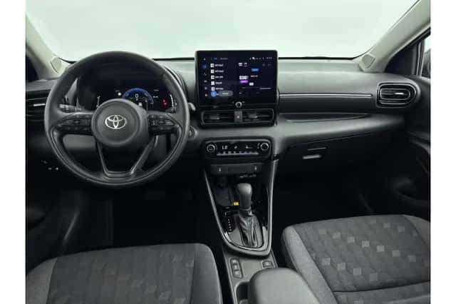 Toyota Yaris (2025) thumbnail 2
