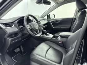 Toyota RAV4 (2021) thumbnail 12