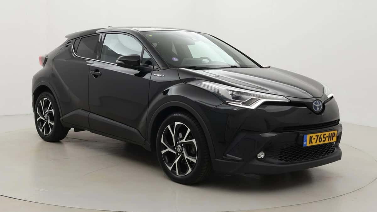 Toyota C-HR (2018) — foto 1