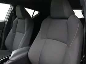 Toyota C-HR (2018) thumbnail 13