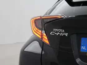 Toyota C-HR (2018) thumbnail 15