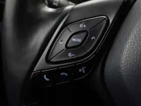 Toyota C-HR (2018) thumbnail 26