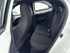 Toyota Aygo X (2024) thumbnail 18